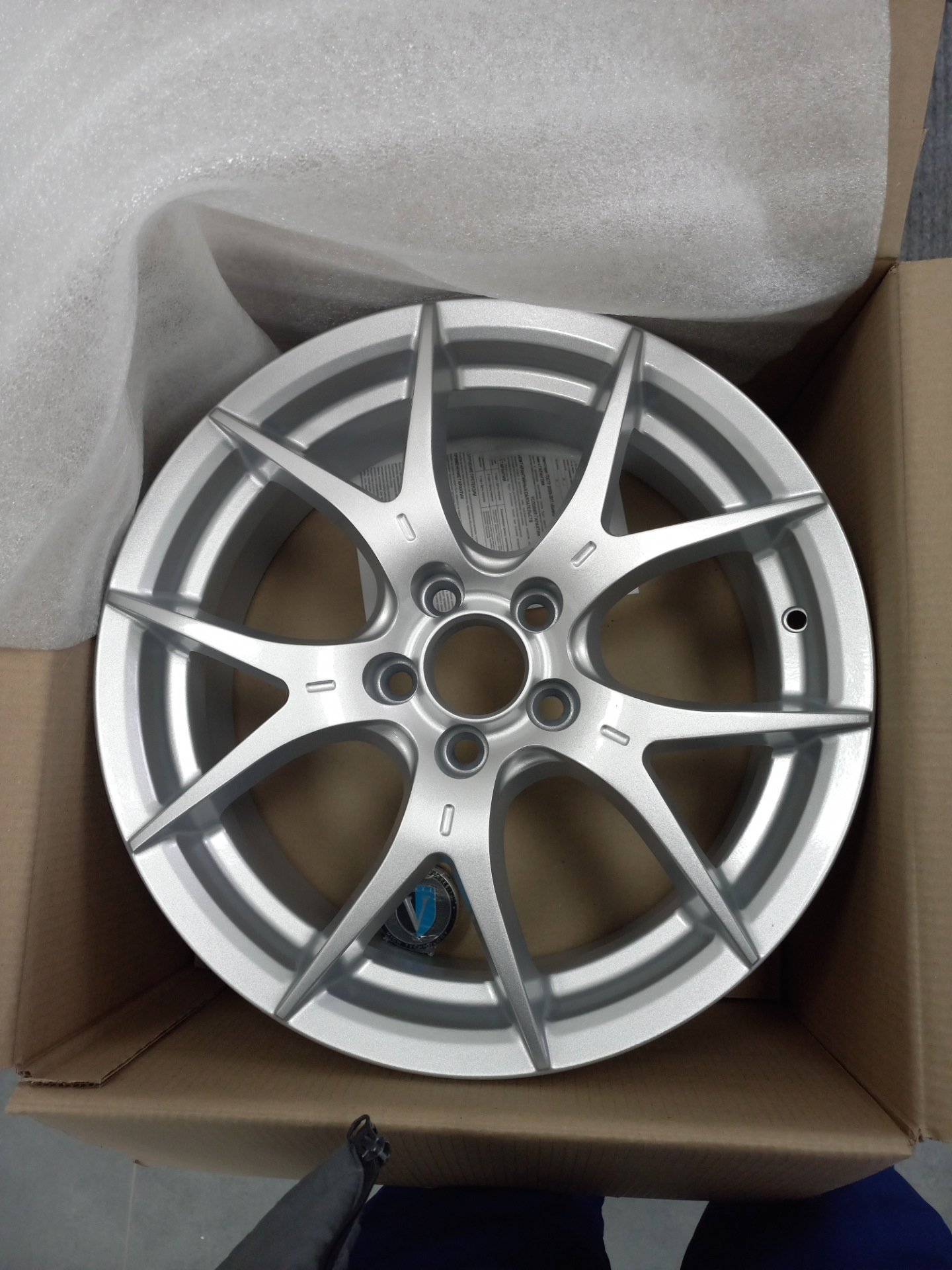 Литые диски на лето — Volkswagen Polo Hatchback Mk5, 1,4 л, 2011 года ...