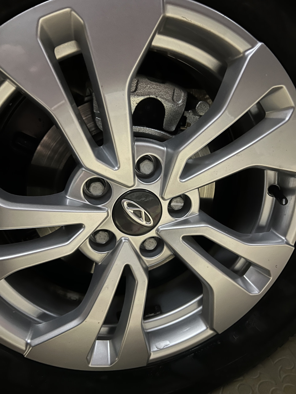 Колпачки на колесные болты — Chery Tiggo 4 Pro, 1,5 л, 2023 года ...