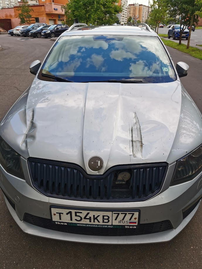 Супруга слегка приехала под небольшой грузовик — Skoda Octavia Combi A7 Mk3