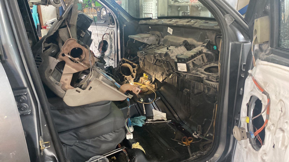 Потек радиатор печки — Dodge Ram, 5,7 л, 2005 года | своими руками | DRIVE2