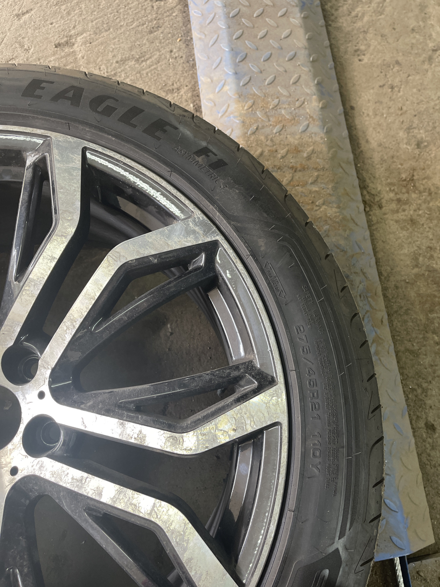 Колейность летней резины — Land Rover Range Rover (4G), 4,4 л, 2016 ...
