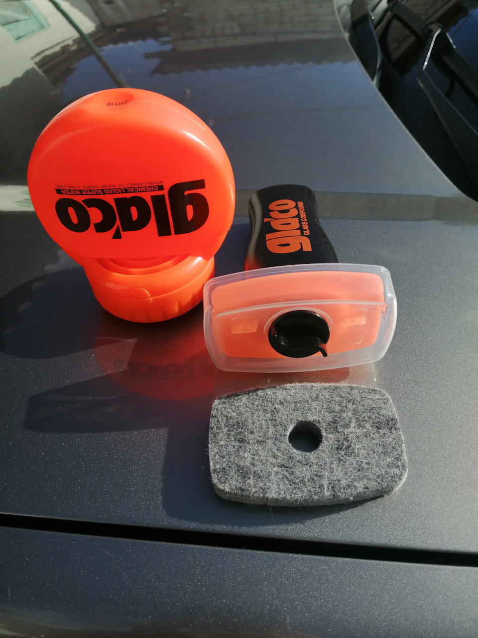 Слева антидождь, справа очиститель стекол — Nissan X-Trail II (t31)