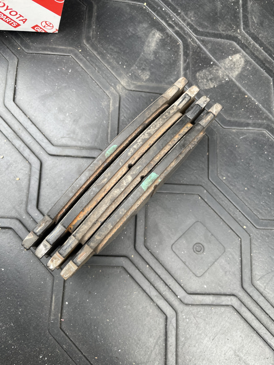 Старые друзья — Toyota Camry (XV70)