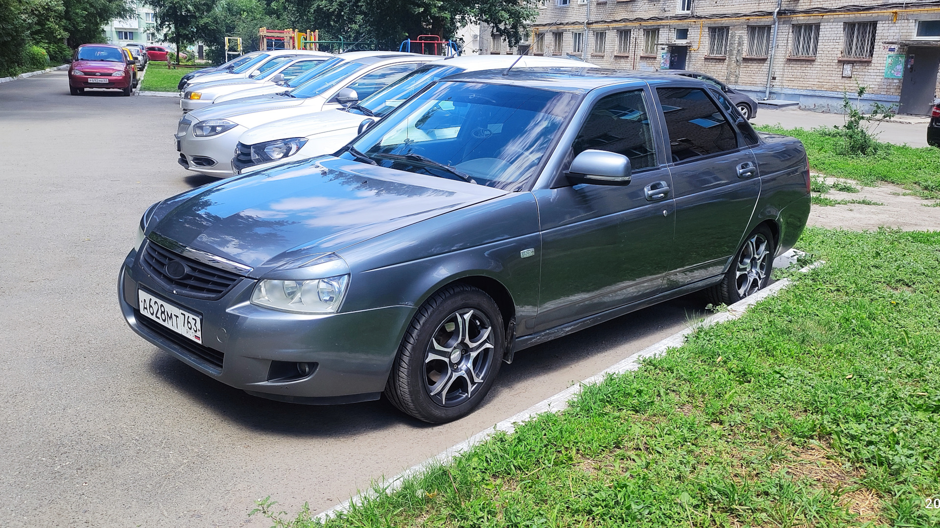 Lada Приора седан 1.6 бензиновый 2012 | Пепел на DRIVE2