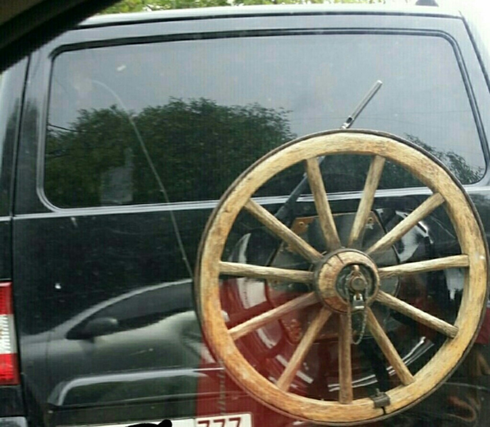 Гильза (секретка) на запаску. — Chevrolet Niva GLX, 1,6 л, 2012 года ...