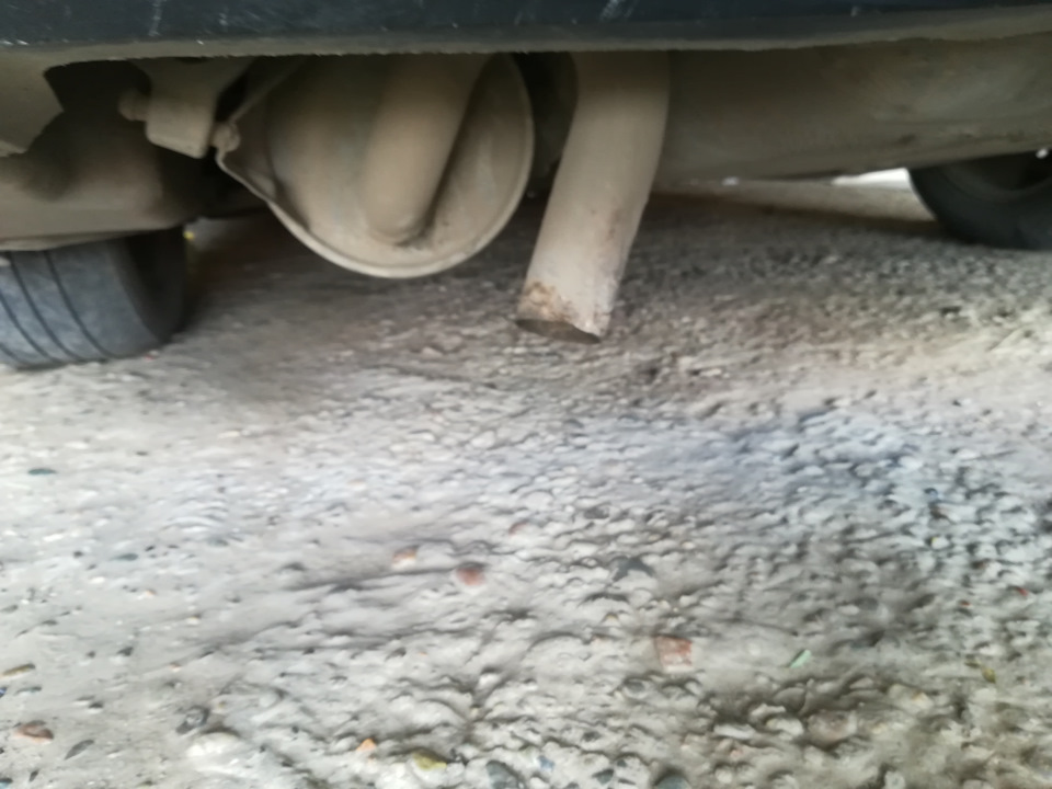 Замена хомута выхлопной трубы или как в 21 поднять с пол шестого ...