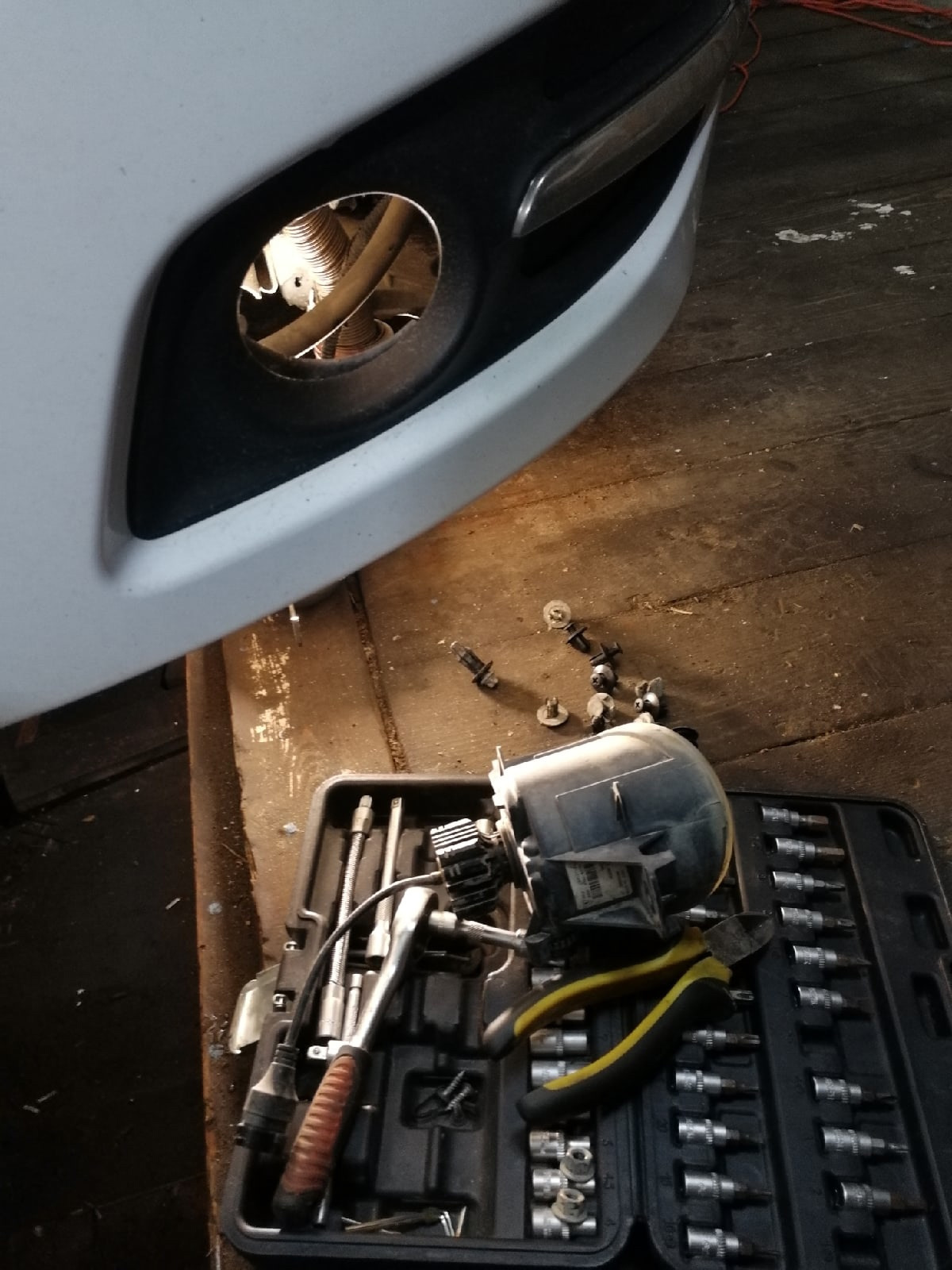 Замена ПТФ, газлифт багажника и масла — Nissan Teana (J32), 2,5 л ...