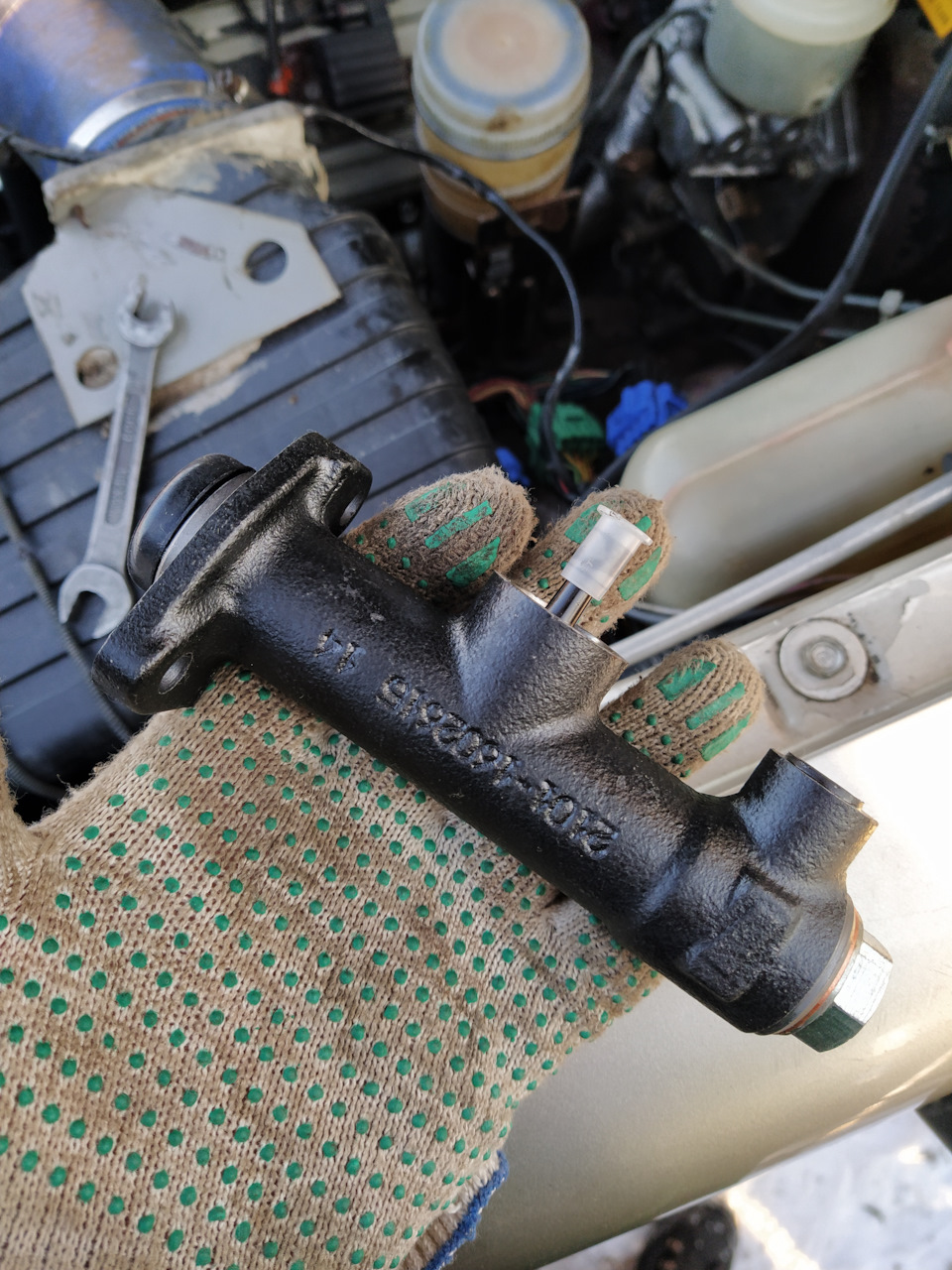 Уходит тормозная жидкость из ГЦС — Opel Monterey, 3,2 л, 1994 года ...