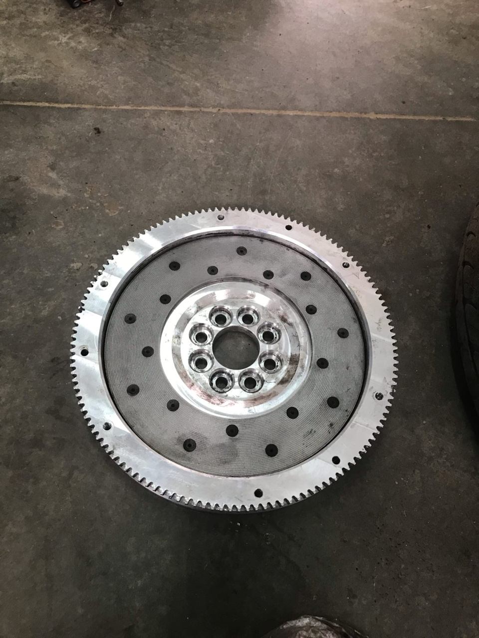 2 робот 2008 маховик. 1120a130 двухмассовый или одномассовый. Одномассовый маховик. 0 tdi bmp. Маховик м57d30.