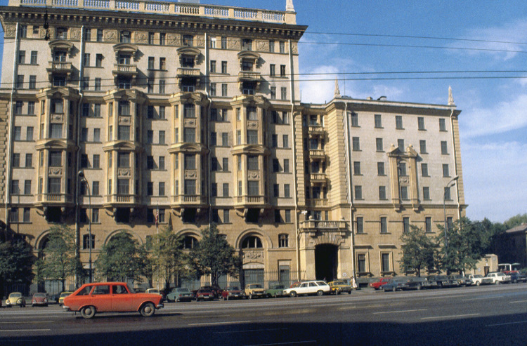 Автомобили в журнале америка