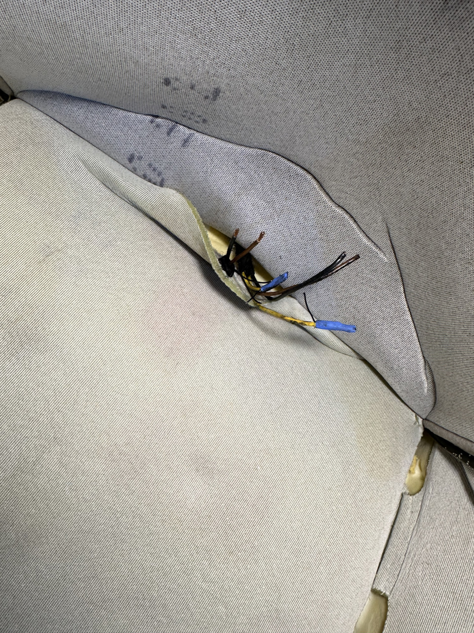 Ремонт проводов подогрева подушки водителя — Opel Astra J, 1,4 л, 2011 ...