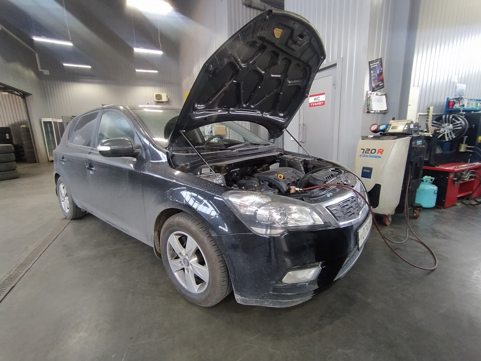 Замена антифриза аппаратной заменой и дозаправка фриона! — KIA Ceed (1G ...