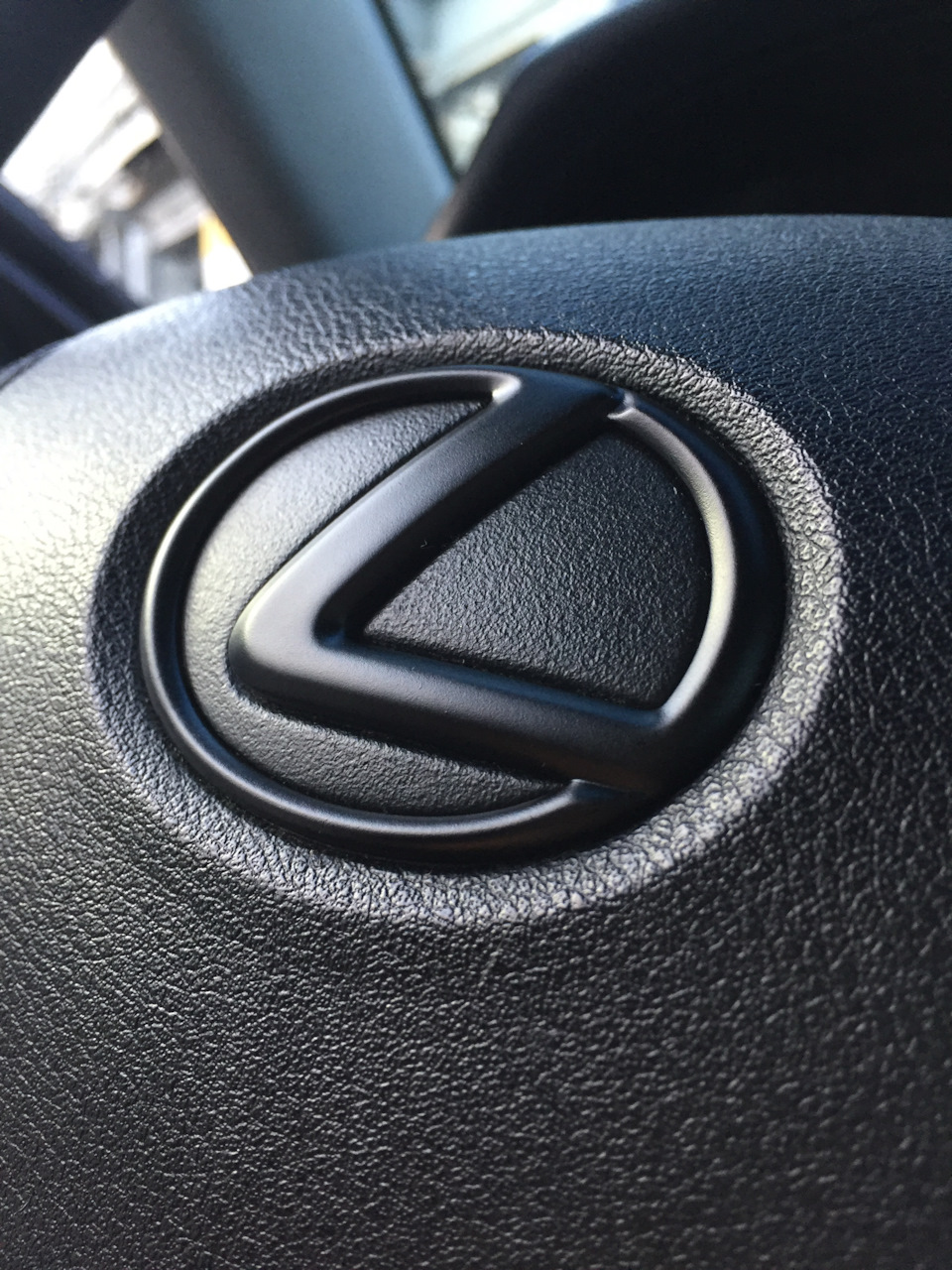 Значок(руль)/Подлокотник — Lexus IS II, 2,5 л, 2008 года | стайлинг ...