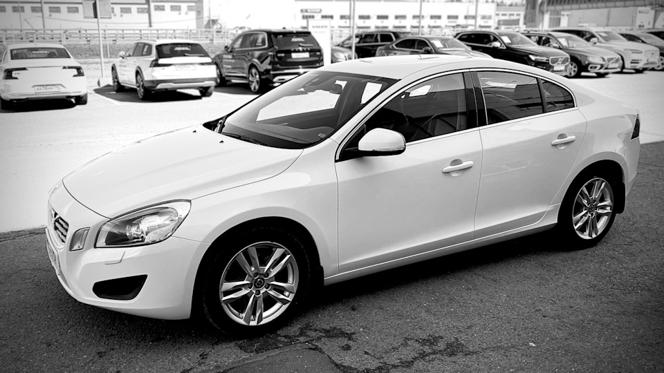 И у Плоскодонки работает City Safety! (функция АВТОТОРМОЖЕНИЯ) — Volvo