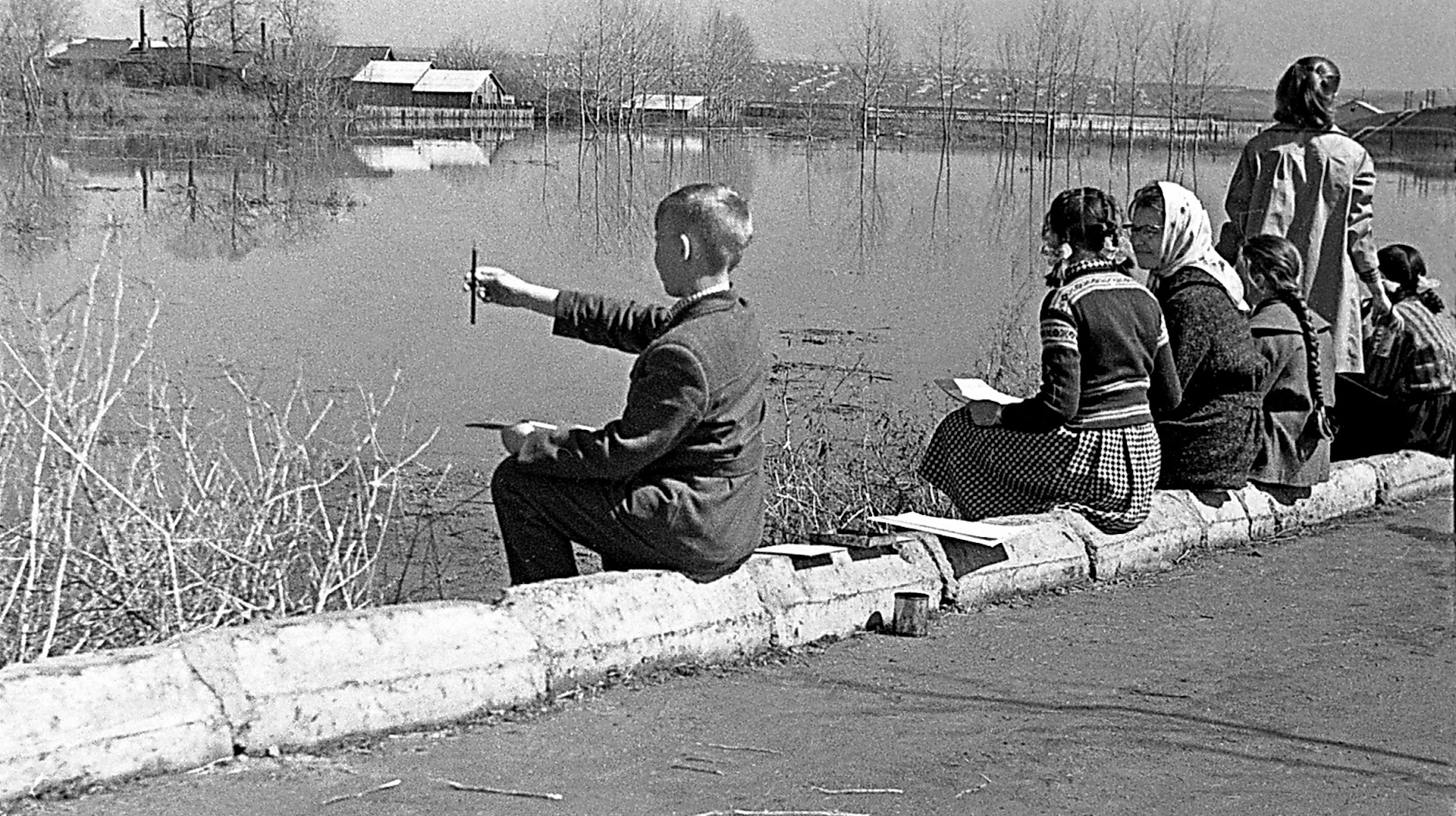 Прошлом вода. Наводнение в Златоуст 1972 году. Наводнение в 1972 году в Майкопе. Наводнение в Людиново 1972. Потоп в Саранске в 60х годах.