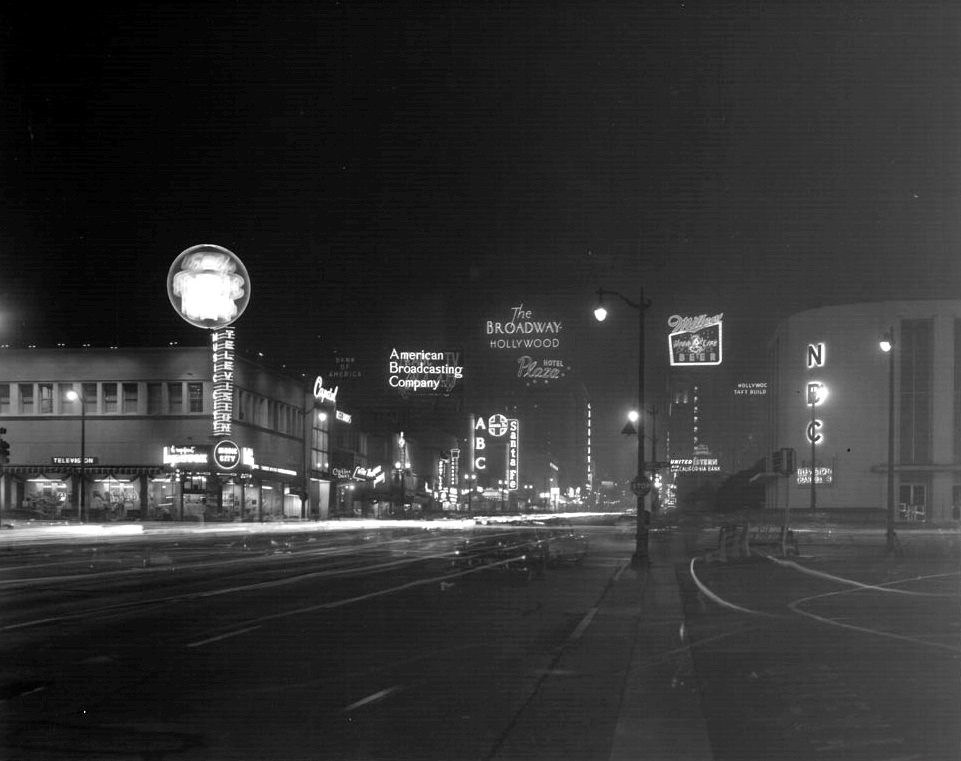 гавана ночью. Vintage night los angeles. темный переулок лос анджелес. Piccadilly circus london night. америка 1954 год эстетика.