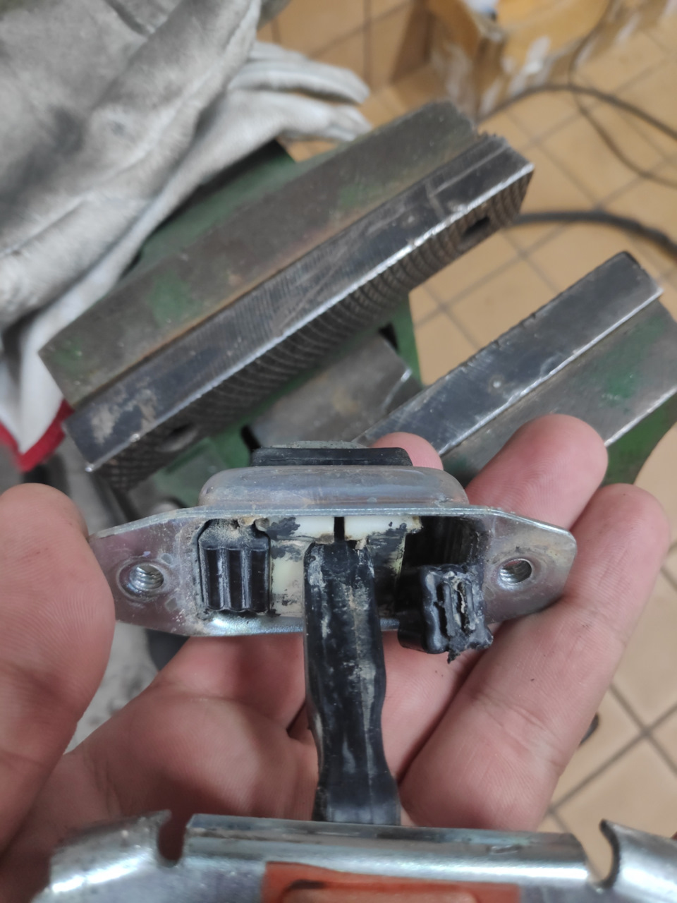 Завершение фиксации дверей киа рио 2 — KIA Rio (2G), 1,4 л, 2011 года ...