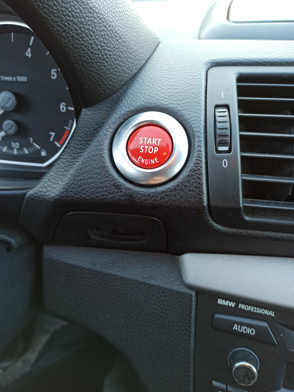 Кнопочка — BMW 1 series (E81/E87), 2 л, 2011 года | аксессуары | DRIVE2