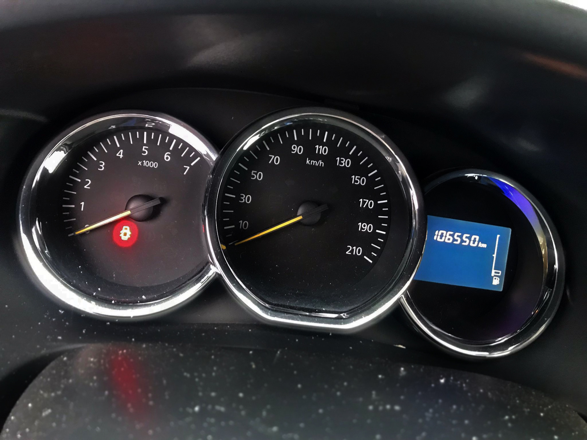 Замена вспомогательного ремня [106 550 км.] — Renault Logan (2G), 1,6 л ...