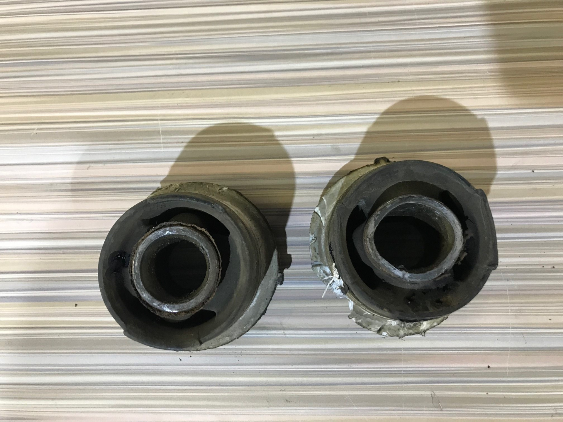 5. Volvo s80 сайлентблоки подрамника. Сайлентблоки подрамника хс90. Сайлентблоки подрамника хс90. Сайлентблоки подрамника вольво хс90 2.