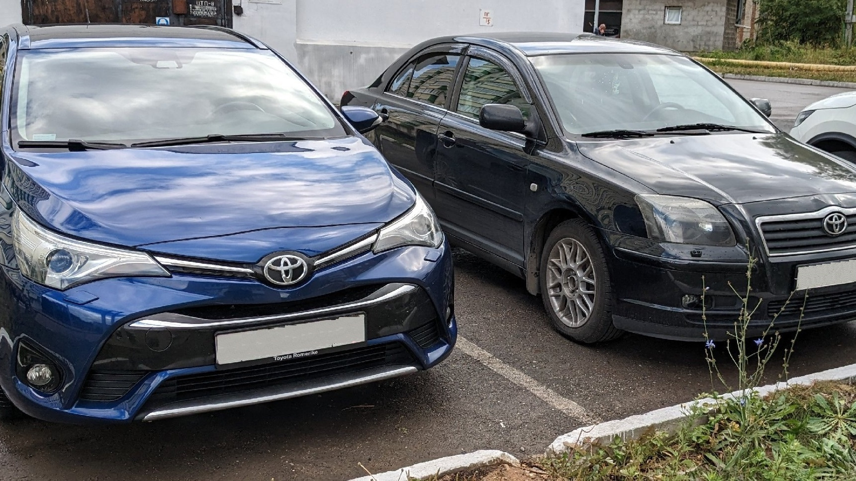 Toyota Avensis III 1.8 бензиновый 2015 | 1.8 CVT 