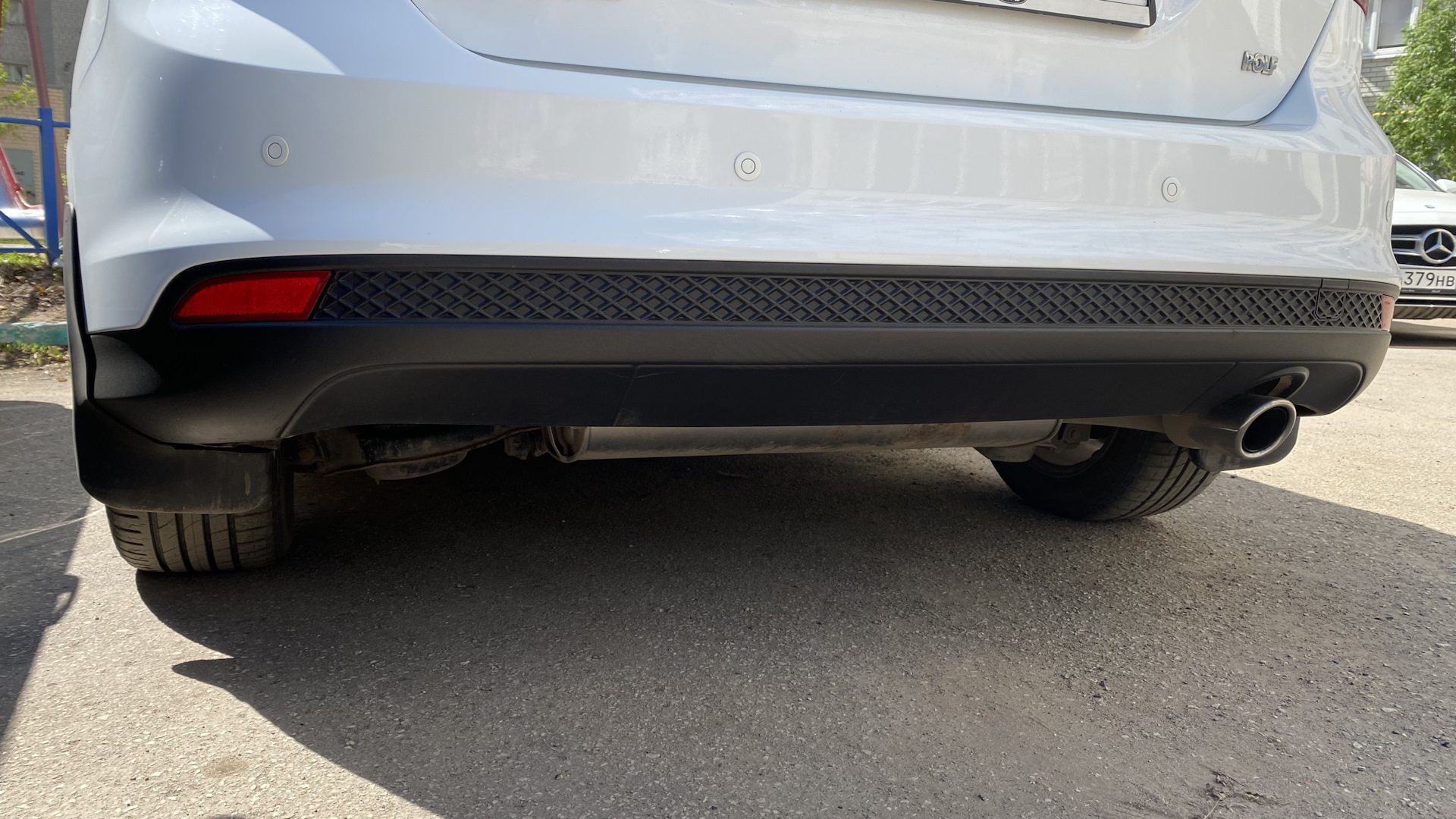 Форд фокус 3 st. Задняя юбка на форд фокус 3 хэтчбек. Юбка zetec s focus 3. Задний диффузор форд фокус 3 седан. Форд фокус 3 хэтчбек зад.