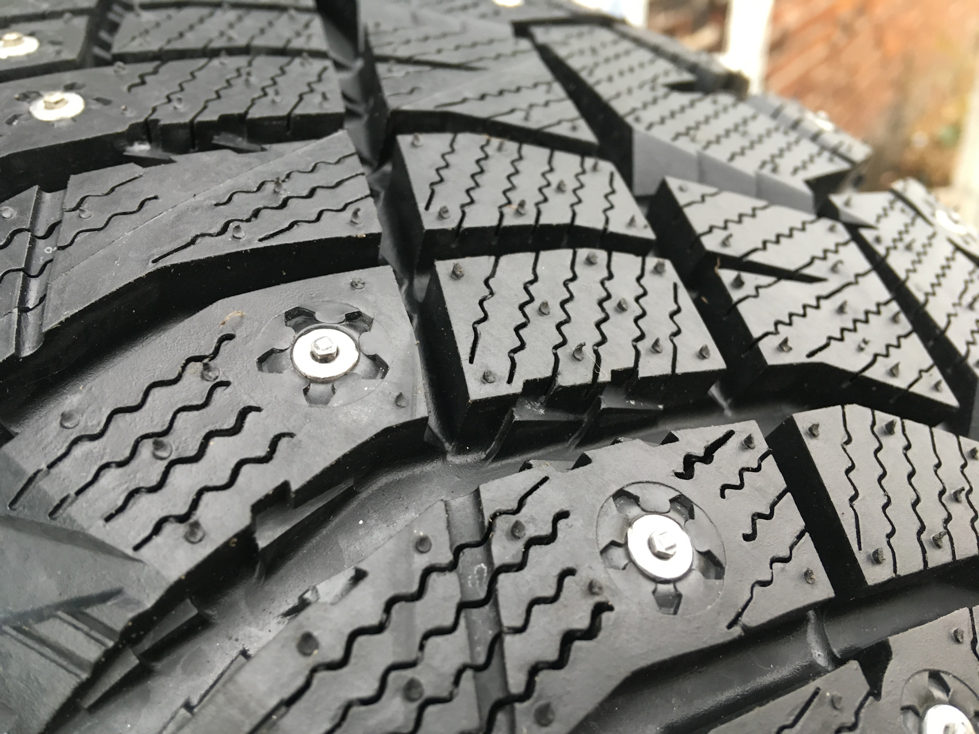 Шипованная шина r15. Шины Nitto Therma Spike. Nitto Therma Spike 185/65 r15. Nitto Therma Spike 205/55 r16. Therma Spike 175/65 r14.