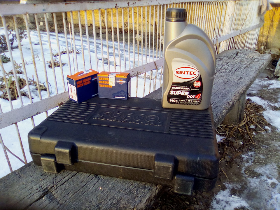 Не прокачиваются тормоза. Что делать?🤔 — Lada Приора седан, 1,6 л, 2007 ...