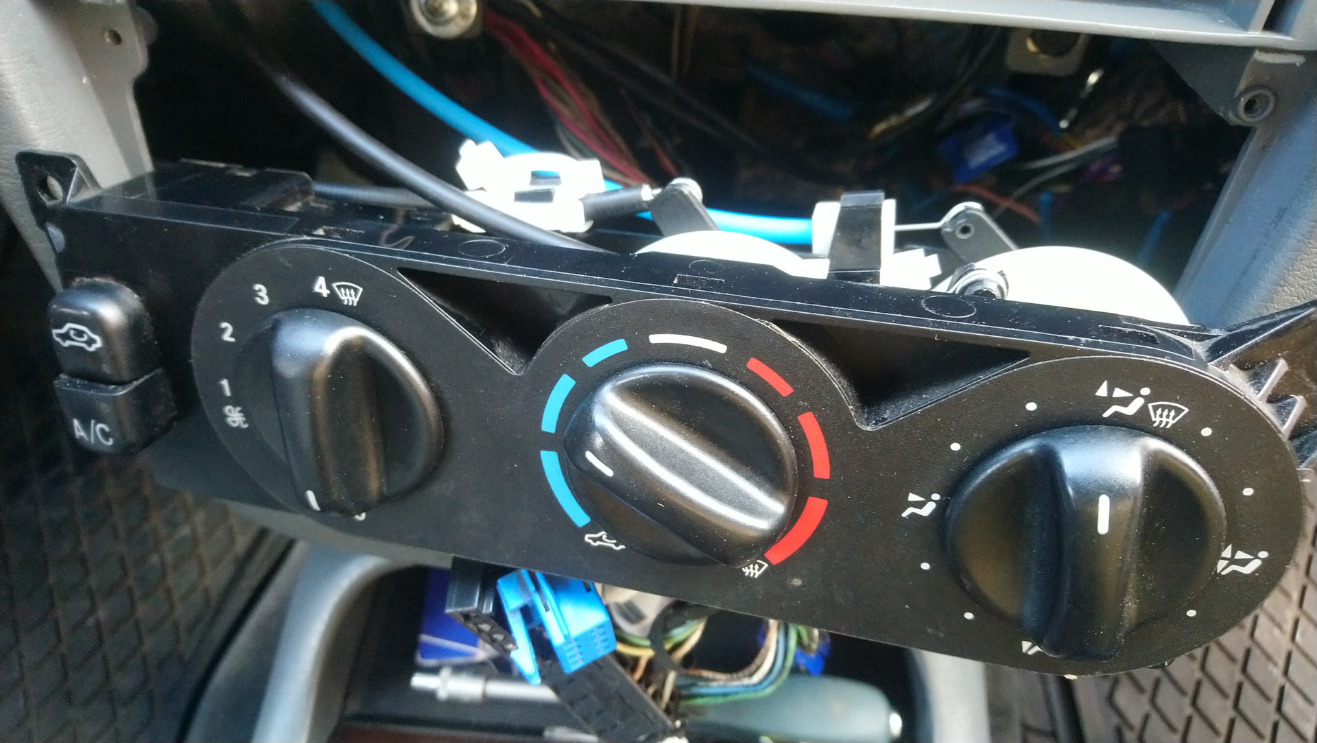 Механическая регулировка заслонок печки. — Mercedes-Benz M-Class (W163 ...