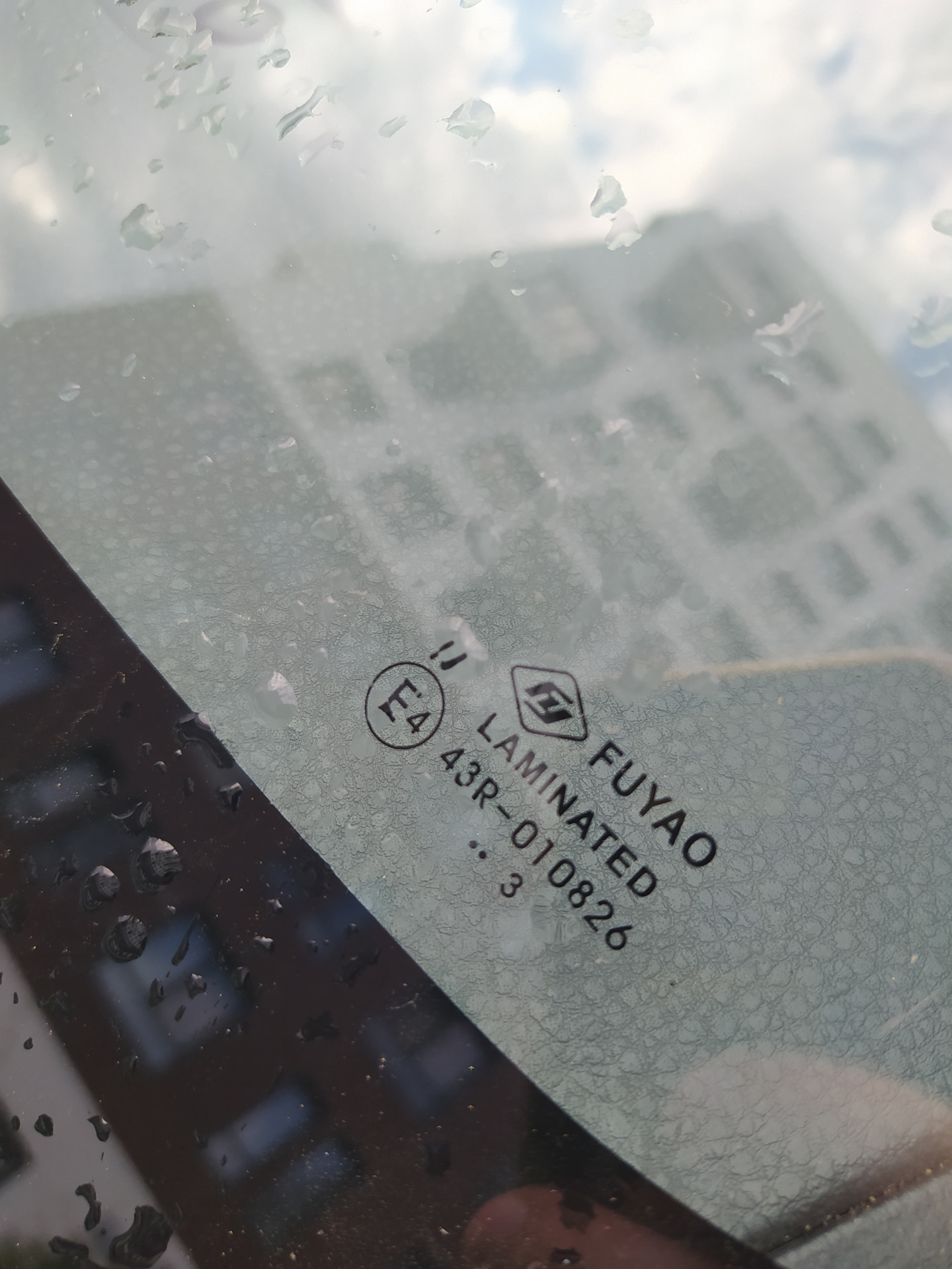 Замена ветрового стекла — Suzuki SX4 (1G), 1,6 л., 2008 года | визит на ...