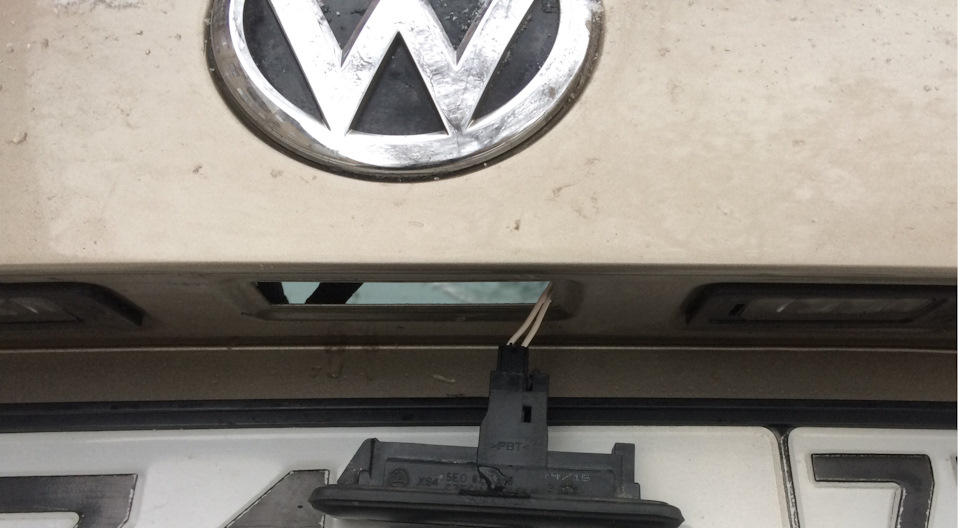 Замерзла кнопка открывания багажника — Volkswagen Polo Sedan, 1,6 л ...