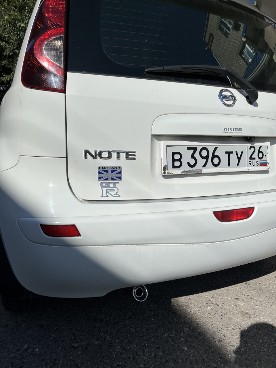 Теперь большой выхлоп — Nissan Note (1G), 1,4 л, 2011 года | аксессуары |  DRIVE2