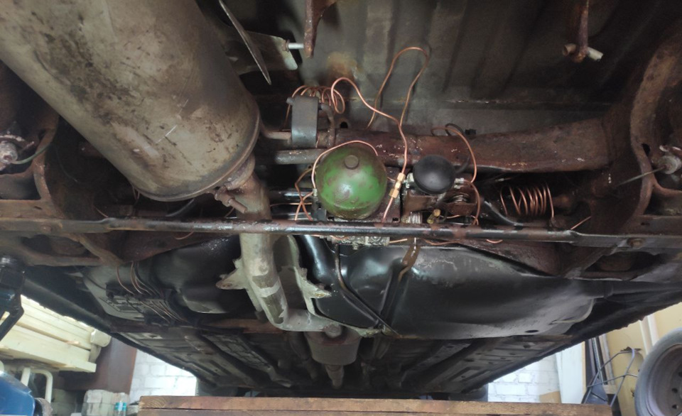 Замена магистральных трубок и всех трубок по заднему подрамнику ...