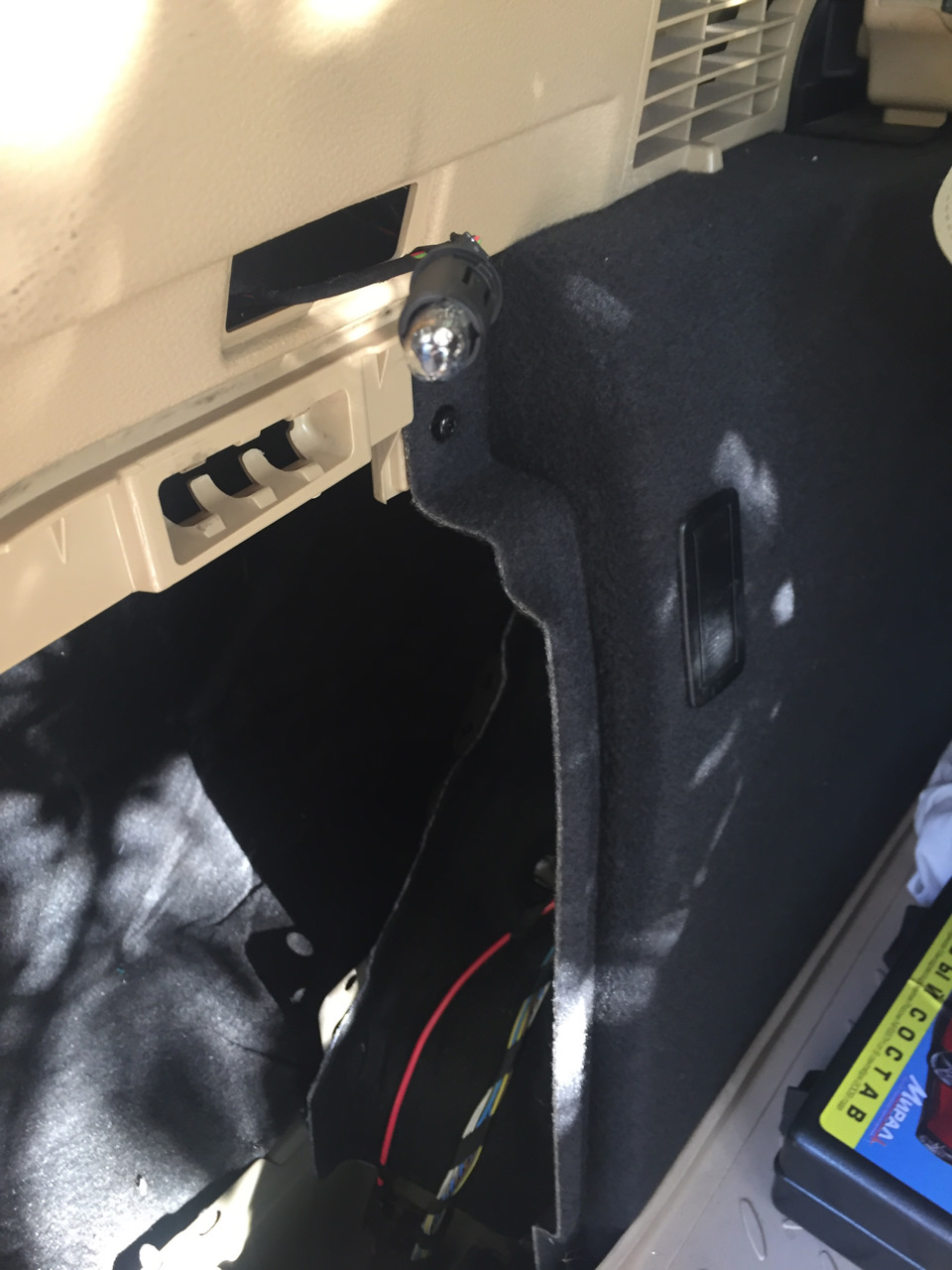 Не горит свет в багажнике — BMW X3 (F25), 2 л, 2013 года | поломка | DRIVE2