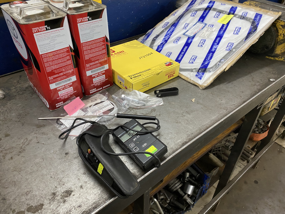 Фото в бортжурнале Toyota RAV4 (IV)