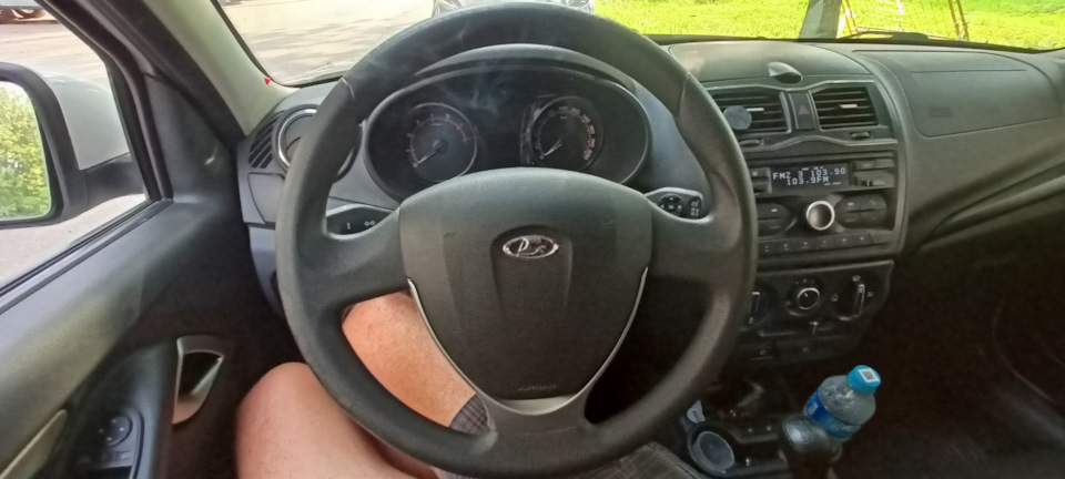 Руль сказал до свидания или кожа рулит! — Lada Гранта Лифтбек (2G), 1,6 ...