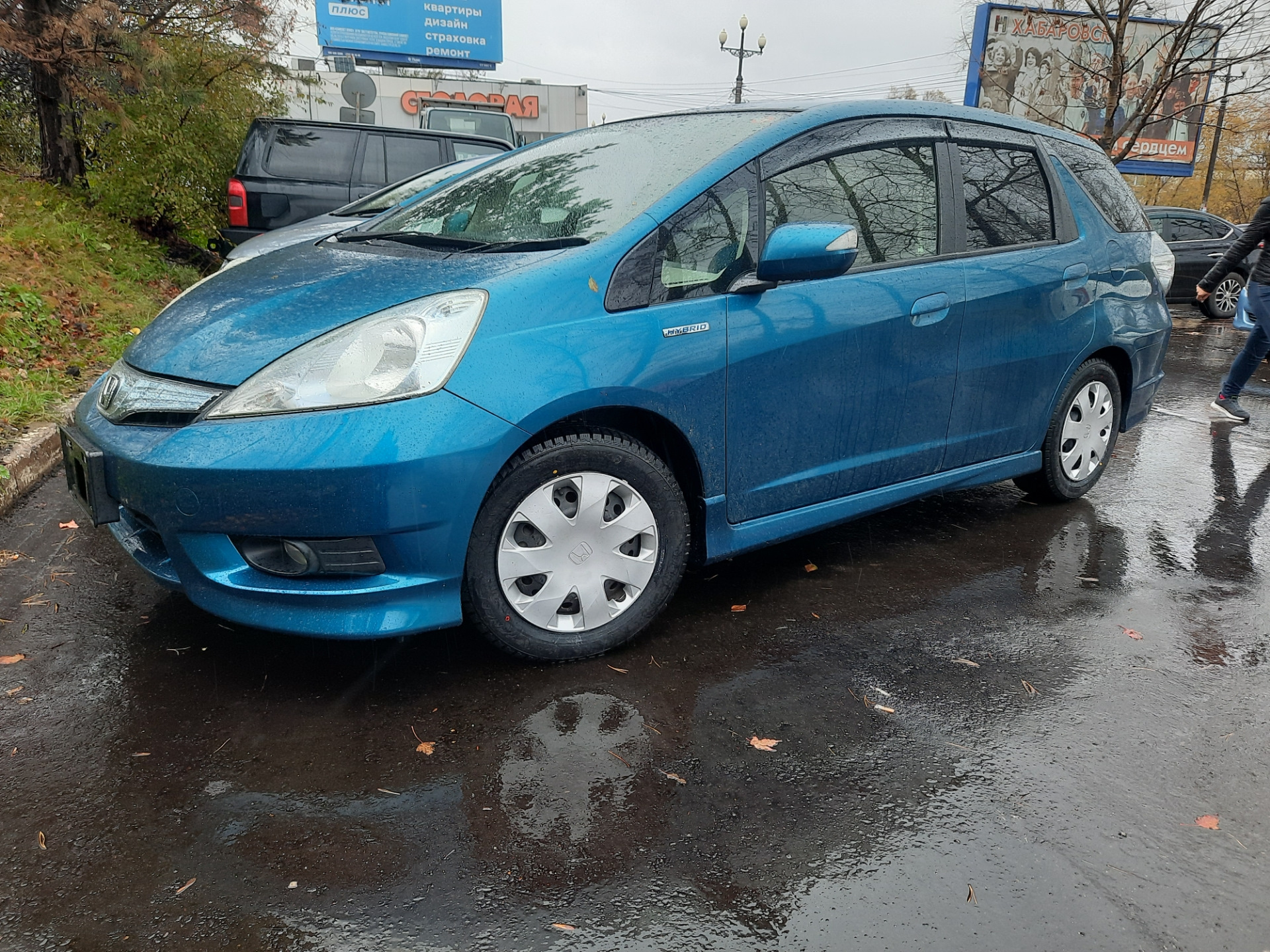 Shuttle колеса. Honda Fit Shuttle. Хонда фит шаттл 7 мест. Реснички на Хонда фит шаттл. Фаркоп на Хонда фит шаттл.