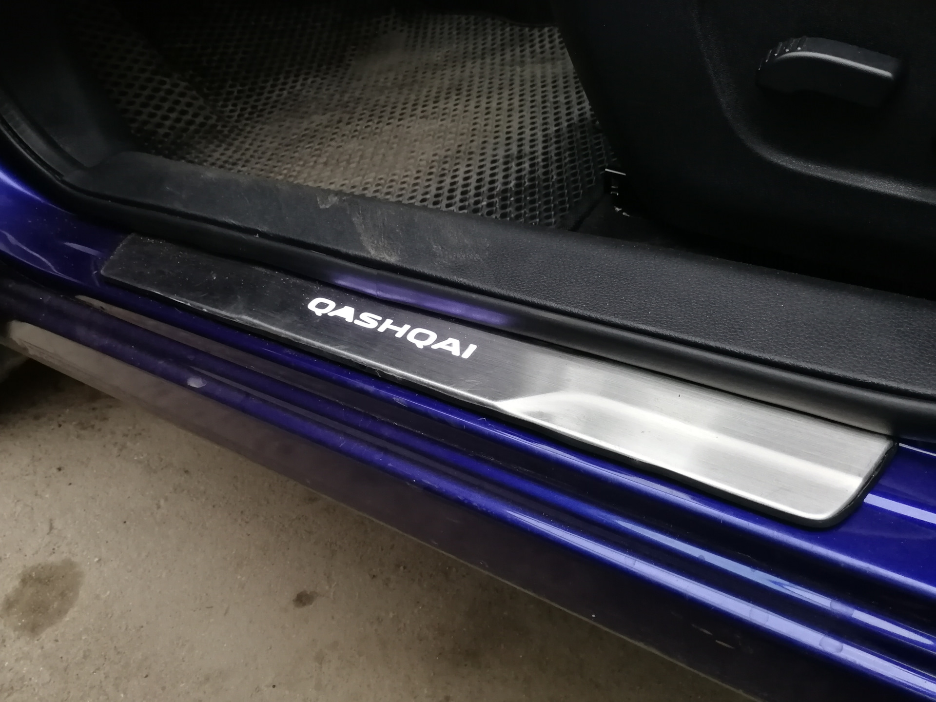 2. Восстановил подсветку накладок на пороги — Nissan Qashqai (2G), 2 л ...