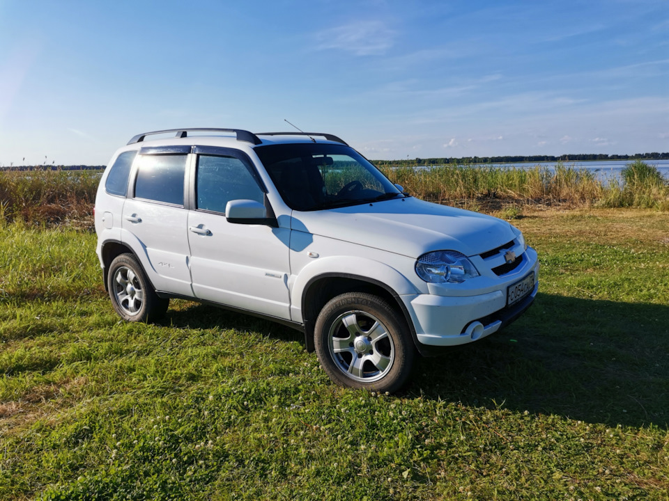 Chevrolet Niva GLX