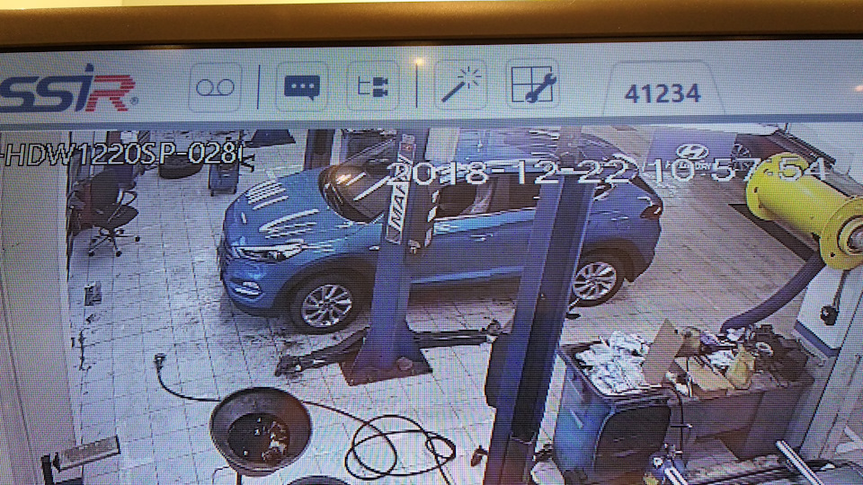 Фото в бортжурнале Hyundai Tucson (TL). Запчасти на фото: 141234132