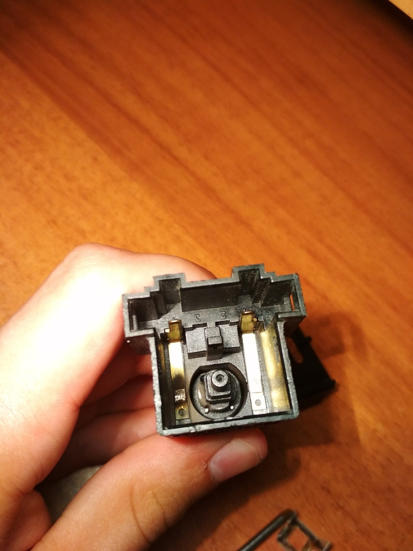 Значок EPC на приборке + пропажа стоп-сигналов. — Volkswagen Polo Mk3 ...