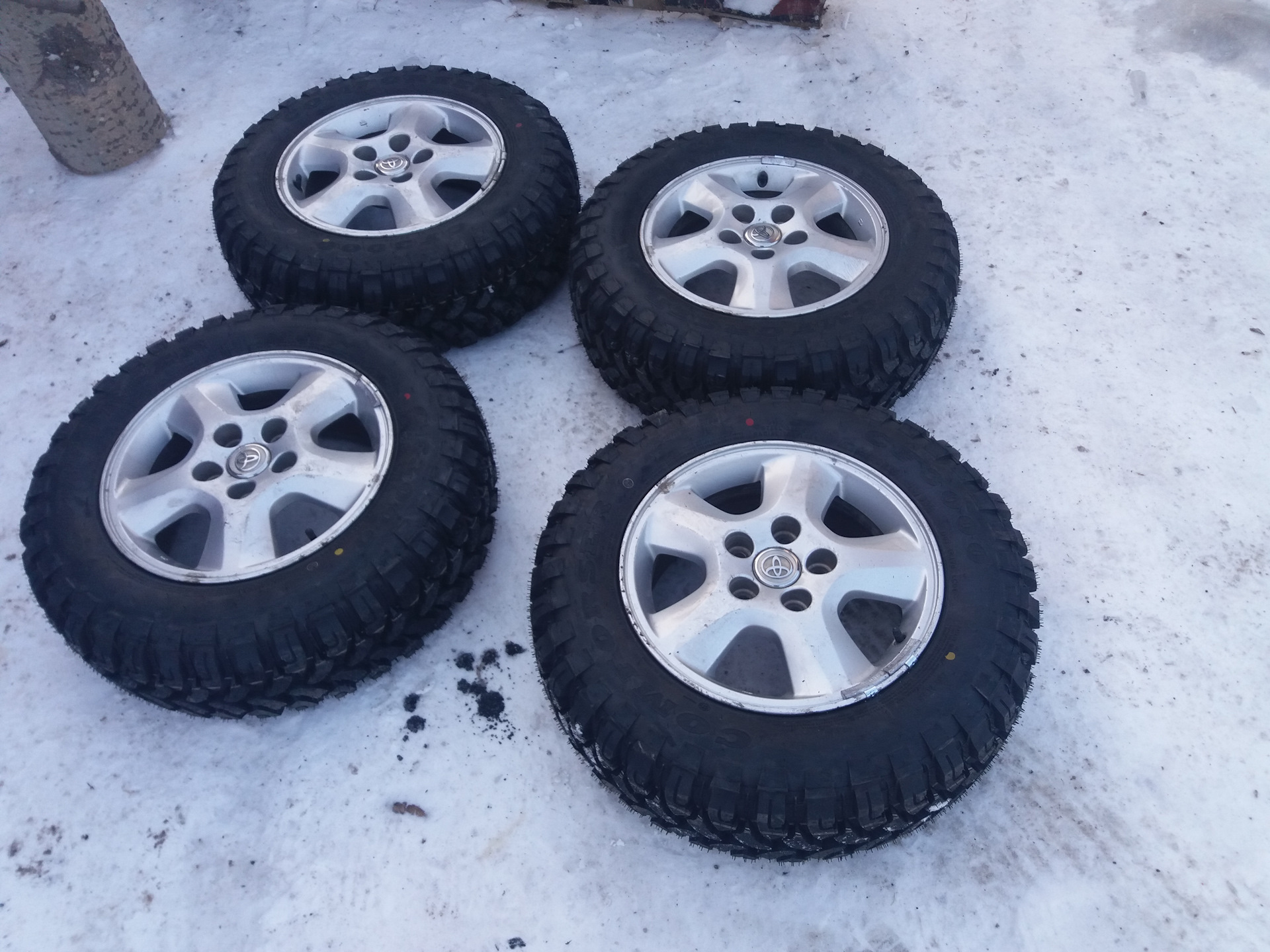 Автошина 205/70R15 LT Comforser CF3000 — ЛуАЗ 969, 1,2 л, 1983 года ...