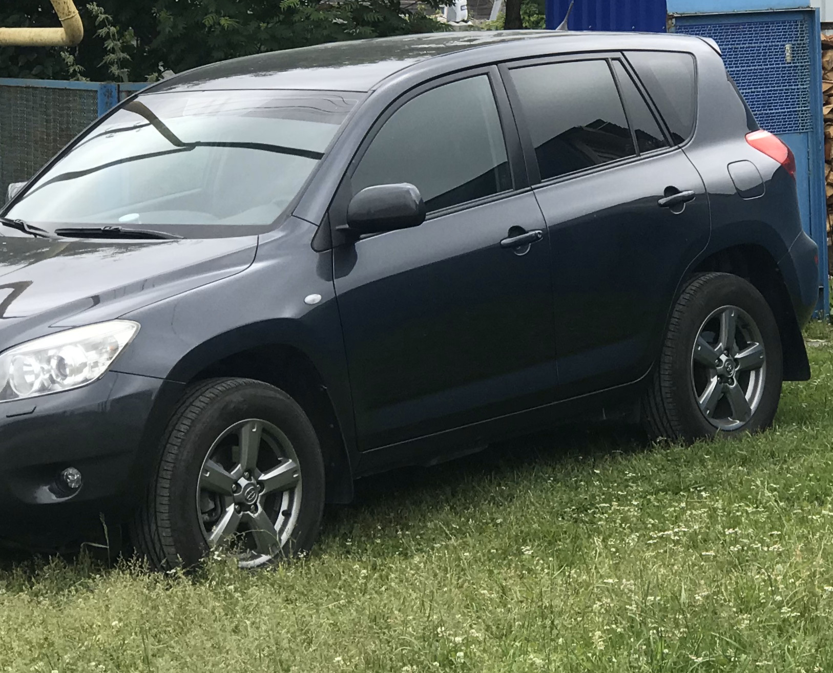 Тойота рав колеса. Чёрный Toyota rav4 2008. Toyota rav4 2008 r18. Toyota rav4 диски. Тойота рав 4 3 поколения 2008.