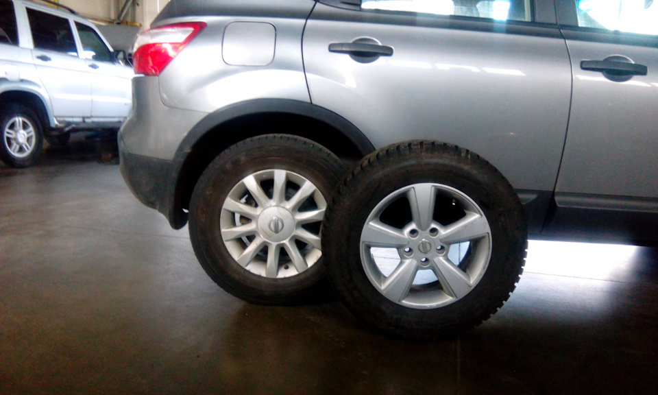 Шины nissan qashqai. Nissan Qashqai 215/65 r17. 225 70 R16 Кашкай. Диски на Ниссан Кашкай 215/65 r16. Qashqai 225/65 r17.