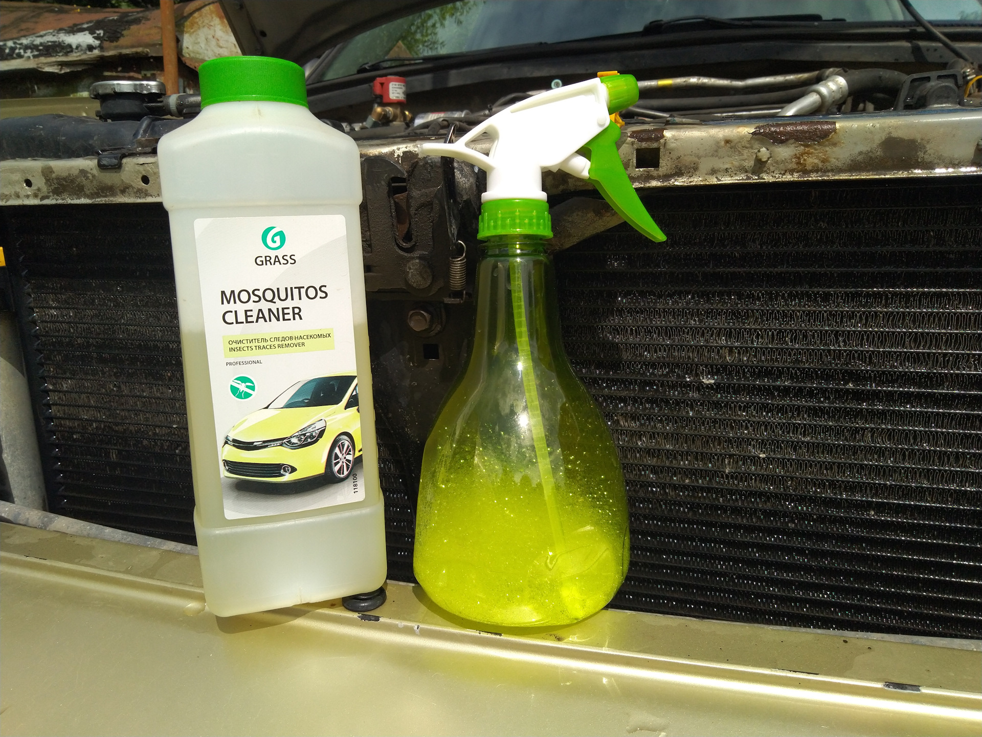Чем отмыть радиатор. Промывка радиатора охлаждения Subaru XV 2012. Промывка радиатора охлаждения Civic 4d. Очиститель радиаторов grass. Очиститель для мойки радиаторов охлаждения автомобилей.