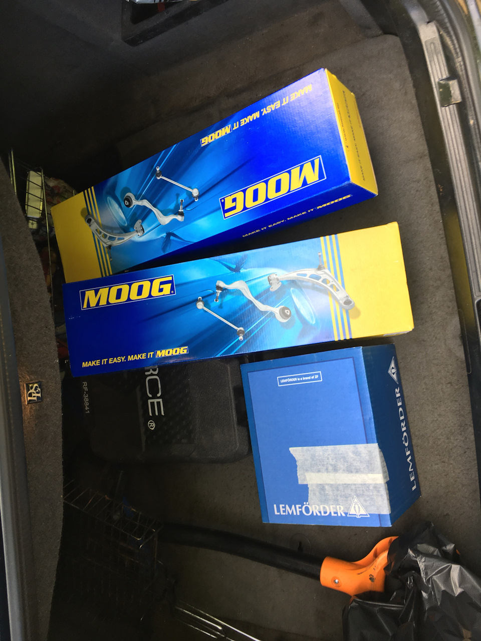 После зимы задняя подвеска совсем устала от езды боком😀😊 — DRIVE2