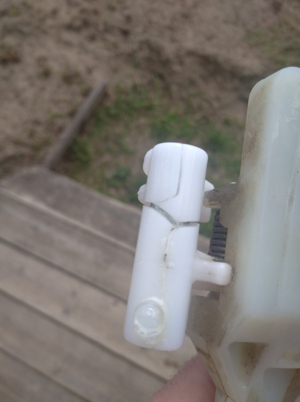 Как заменить стекло задней двери киа каренс