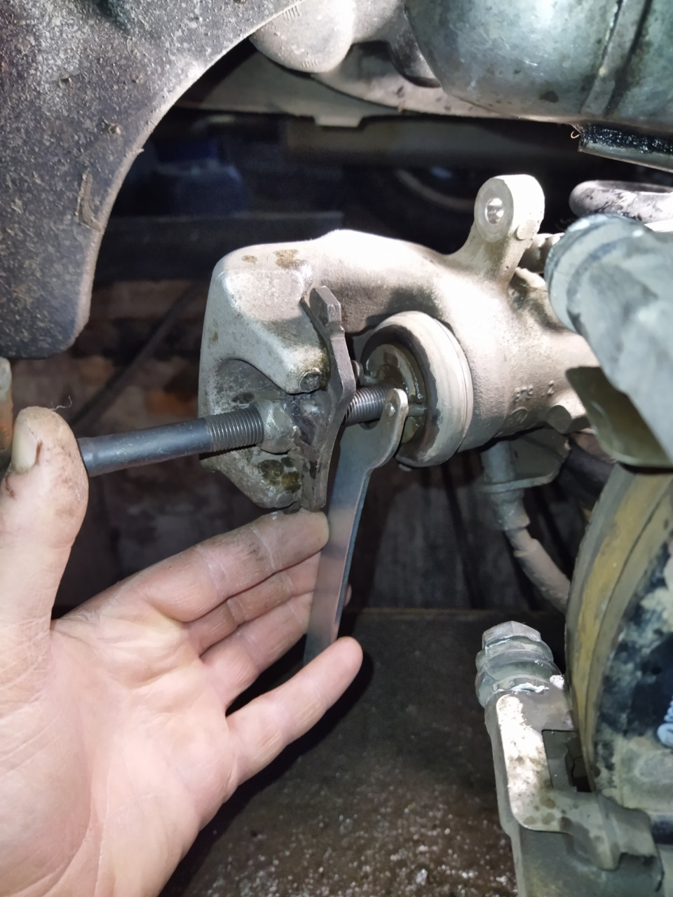 Стучит суппорт. — Opel Meriva (B), 1,4 л, 2012 года | своими руками ...