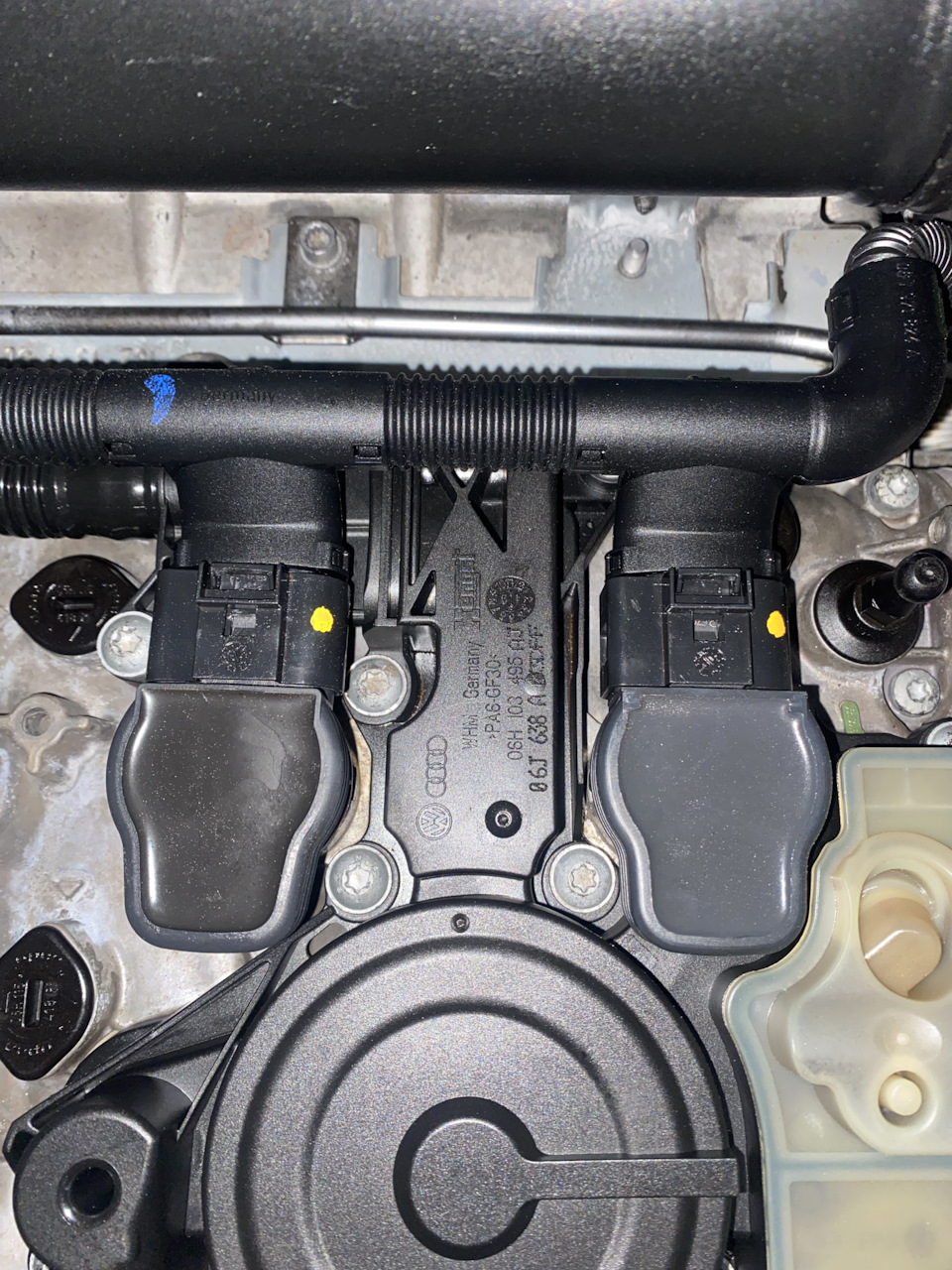6. 06h103495ak маслоотделитель. 0 fsi. Маслоотделитель vw tiguan 2,0 tsi. Маслоотделитель тигуан 1.