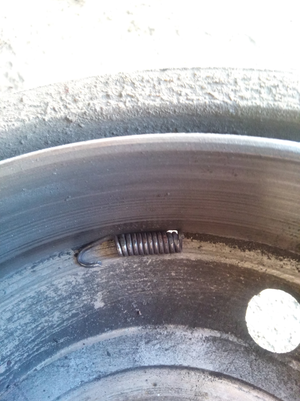 Внезапно. Тормоза и адский звук из барабана. — ИЖ 2126, 1,7 л, 2003 ...